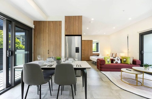 Marrickville Apartment | Modern Marrickville Studio | 10 Min Walk to Train