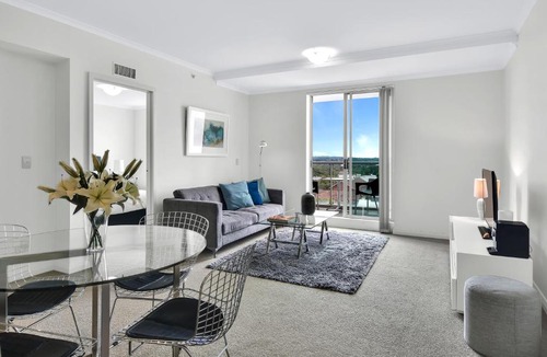 Chatswood Apartment | Modern spacious Chatswood Apartment H1016