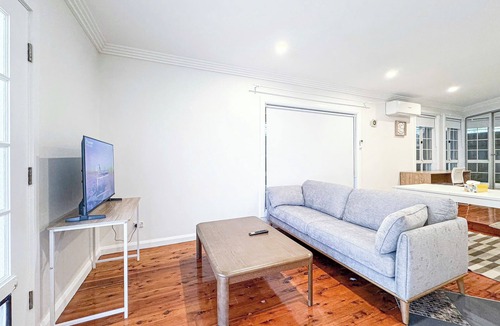 West Ryde Apartment | Modern Studio near Eastwood Air condition & Wifi