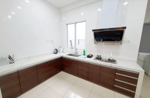 Taman Impian House | MODERN STYLISH 2STOREY HOUSE 8PAX@ALMA NEAR JUSCO