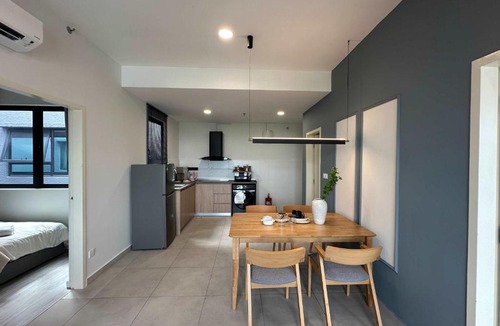 Seri Kembangan Apartment | Modern Suite in Seri Kembangan Nearby MRT