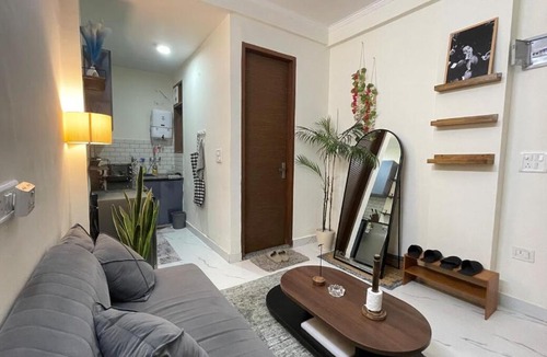 Sainik Farm Apartment | Modern1BHK near saket metro, Select City Walk, Max Hospital