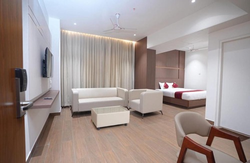 Narsimhapur Hotel | MOKSH SERENe