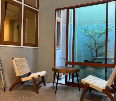 Historic George Town House | Mokū Georgetown Pre-war House 4BR 5-14pax