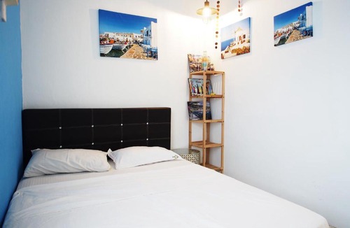 Downtown George Town Hotel | MOM MARK INN