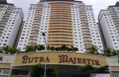 Kuala Lumpur Hostel | Monkey Mansion Signature