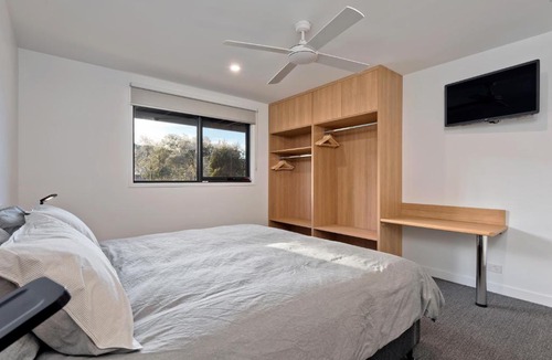 Lake Crackenback Ski Chalet | Monument Chalet in Crakenback Resort