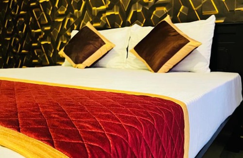 Thirukadaiyur Hotel | Mookambigai Hotels & Resorts