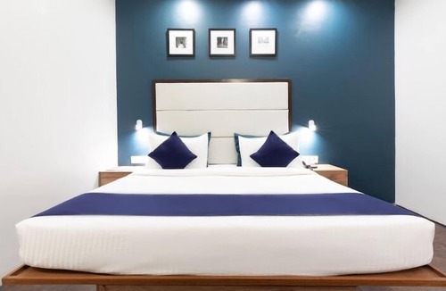 DLF Phase 3 Hotel | Moon Residency