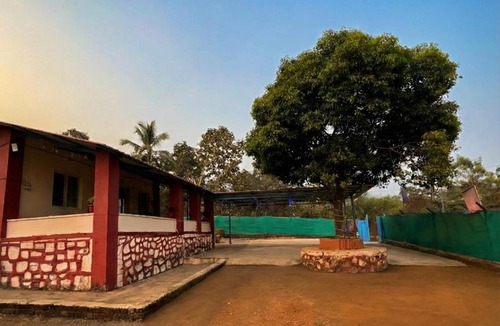 Ulhasnagar Apartment | Moonlite Farmstay
