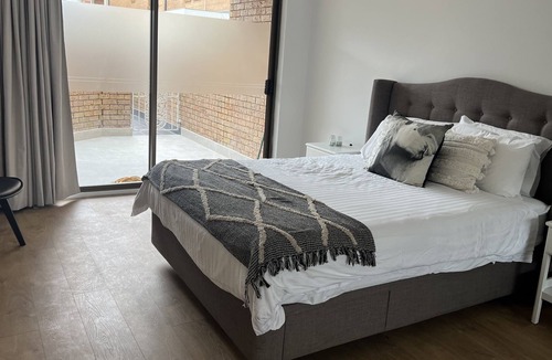 Mosman Apartment | Mosman Central - 1 Bedroom in mosman village sleeps 4