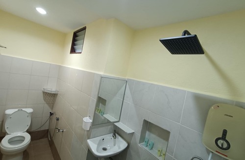Lubok Buaya Hotel | Motel Aurora Damai