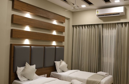Manapakkam Hotel | Mount Grande