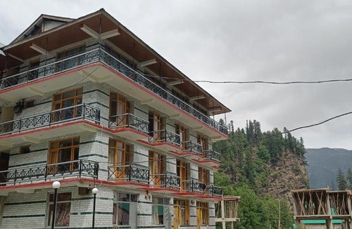 Burwa House | Mountain Basera