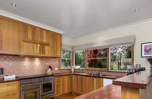 Eltham North House | Mountain-top Mudbrick Mansion