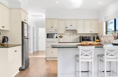 Milton House | Mountain Views: SO close to restuarants and shopping + pet friendly