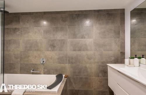 Thredbo Ski Chalet | Mowamba E2
