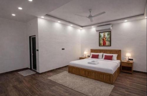 Faridabad House | Mud Meadows Peace and Tranquility Farm With Pool