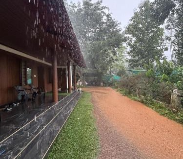 Udumbanchola House | Munnar Valley Cardamom Farm Stay