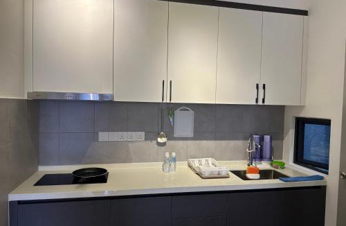 Taman Pertama Apartment | Mvertica 3room suite#6pax#5mint To Velocity#Netflix