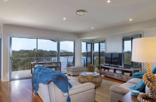 Tea Gardens House | Myall River Magic - well-appointed townhouse overlooking the Myall River