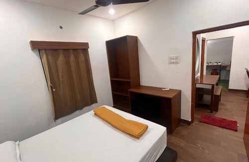 Mylapore Tiruvallikk Apartment | MyCasa Spacious Condo Suites, Kitchen, Free Parking, Alwarpet - Teynampet