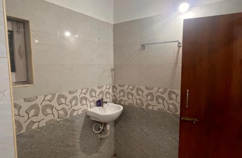 Mylapore Tiruvallikk Apartment | MyCasa Spacious Condo Suites, Kitchen, Free Parking, Alwarpet - Teynampet