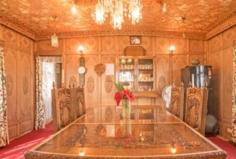 Nagin Bagh Hotel | Nageen Castle Group of House Boats