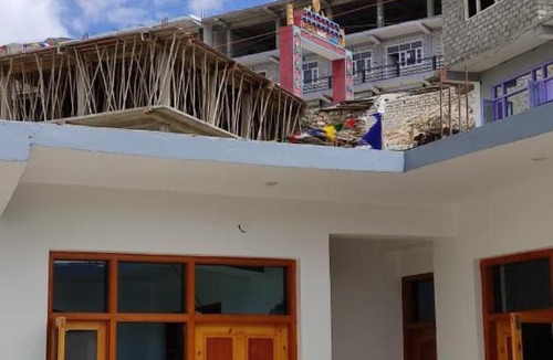 Nako House | Nako Heights Homestay