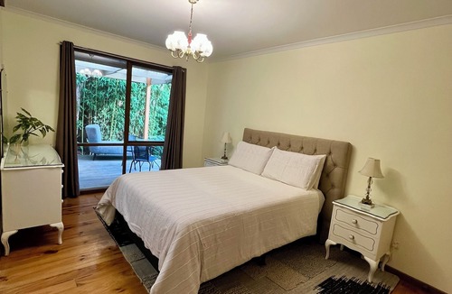 Eildon House | Namastayz is surrounded by mountains, 700m from pondage, Lake Eildon 5min drive