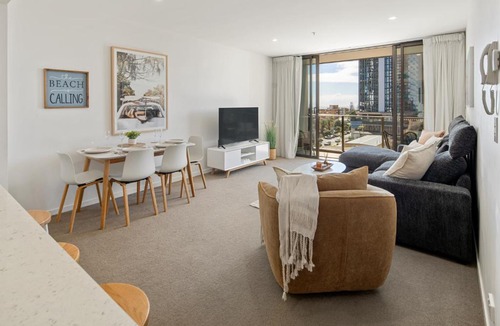 Broadbeach Apartment | Nami Escape - Resort Comfort near Beach & Casino
