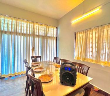 St.Stanislaus Villa Villa | Nature View Friends Villa - The Dream Stays ll 3 bhk ll Big infinity pool