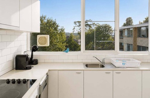 Cremorne Apartment | NB102 - Cremorne Comfort | Leafy 2-Bed With Harbour Glimpses