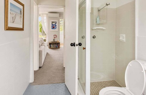 Cremorne Apartment | NB102 - Cremorne Comfort | Leafy 2-Bed With Harbour Glimpses