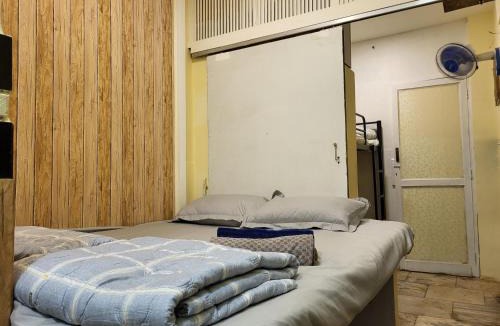 Andheri Hotel | Near Andheri Airport AC Couple Friendly Small Cozy Room Budget Inn