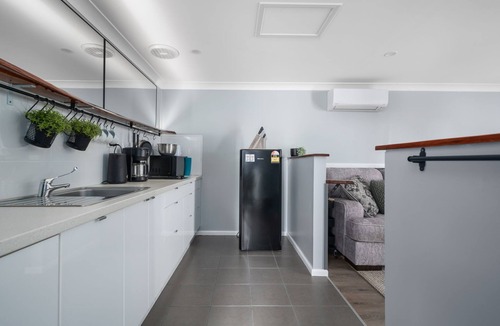 Bathurst Apartment | Neat & Tidy Studio with Firepit near Bathurst CBD