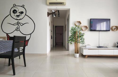 Jenjarom Apartment | Netflix Panda House 3B2R Rimbayu kota kemuning with Atari games