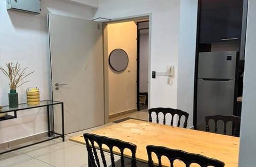 Taman Sri Rampai Apartment | Netflix, Sauna, Jacuzzi, Karaoke, Cat Friendly