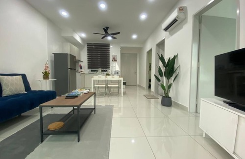 Kuala Lumpur Apartment | New Home 2R3B for 6 pax/KLCC view/8 Min to KL City/Free WIFI