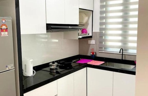 Kampung Masjid Timah Apartment | (new)MODERN COZY 3 ROOM SUITE 8pax@meritus perai