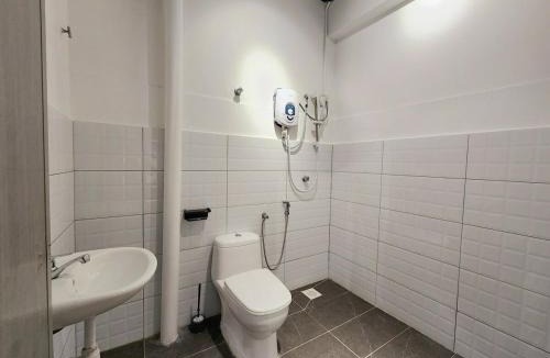 Ss 4 House | NEW! Premium Petaling Jaya Landed Home 6 Bedroom with 6 En-Suite Bathrooms for up to 18pax