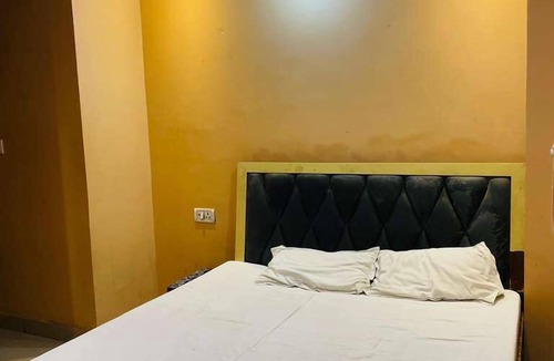 Kanpur Hotel | New Royal Vila Hotel