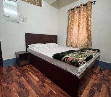Chickpet Cabin | New Sampath Deluxe Rooms