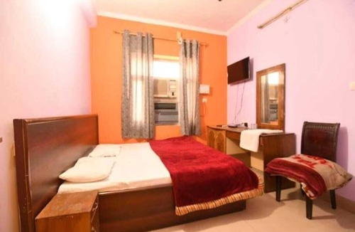 Srinagar Hotel | New Samrat Hotel And Restaurant