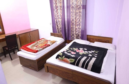 Srinagar Hotel | New Samrat Hotel And Restaurant