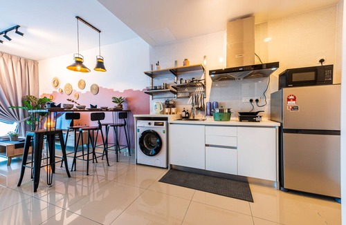 Shah Alam Apartment | New Studio Trefoil Setia City. FREE Parking