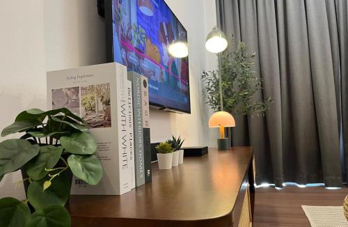 Taman Tanjung Apartment | Newly Reno Glory Beach Resort-2 Bedroom with Steamboat Equipment Max 6