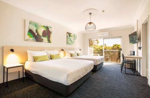 St Clair Hotel | Nightcap at Blue Cattle Dog Hotel