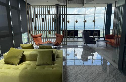 Nilai Apartment | Nilai Rooftop skywalk at mesahill premier by STAY COZY