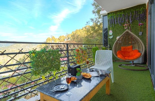 Kumarhatti Apartment | Nirvana By Nest Kasauli 2 BHK Luxury Apartment Rooftop Cafe Free Parking